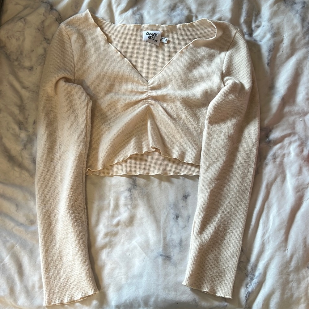 Polyester/cotton cropped long sleeve!